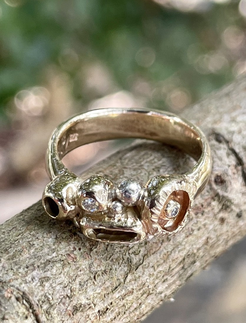 9ct Yellow gold and diamond coral reef ring