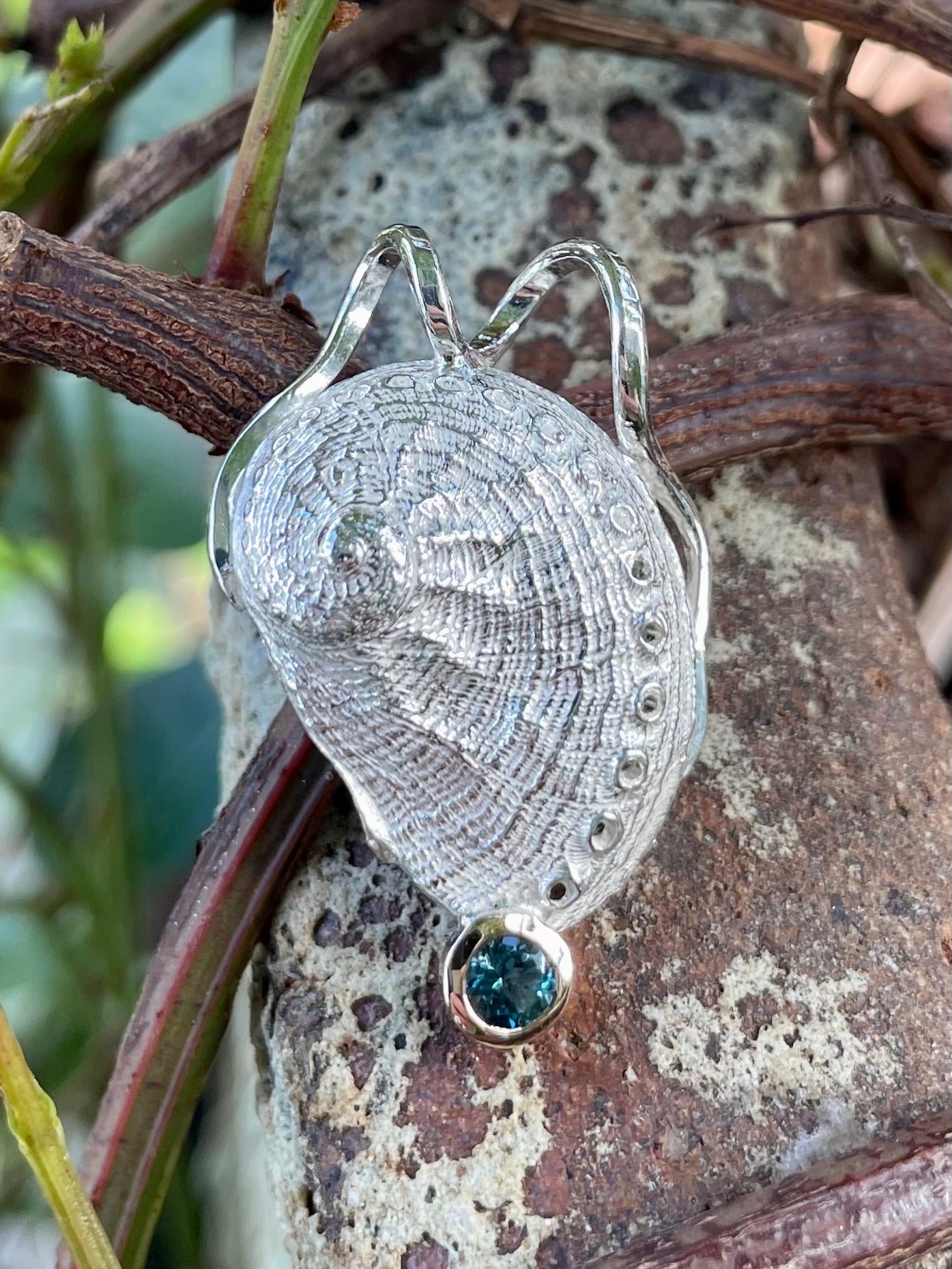 Sterling Silver & 9ct Yellow Gold London Blue Topaz Abalone Shell Pendant
