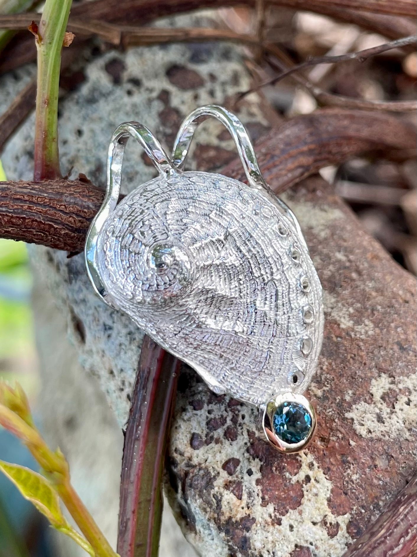 Sterling Silver & 9ct Yellow Gold London Blue Topaz Abalone Shell Pendant