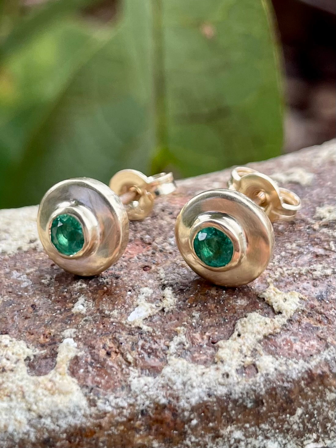 9ct Yellow Gold Emerald Stud Earrings