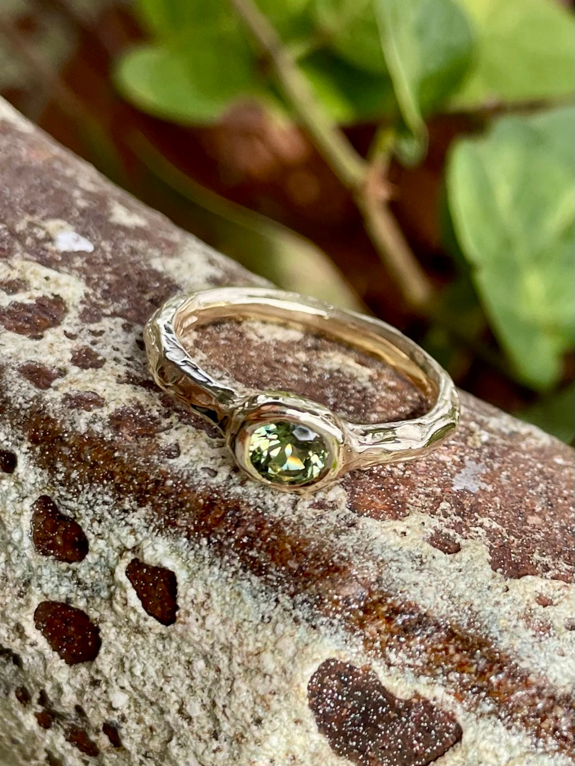 9ct Yellow Gold 'Molten' Style Sapphire Ring