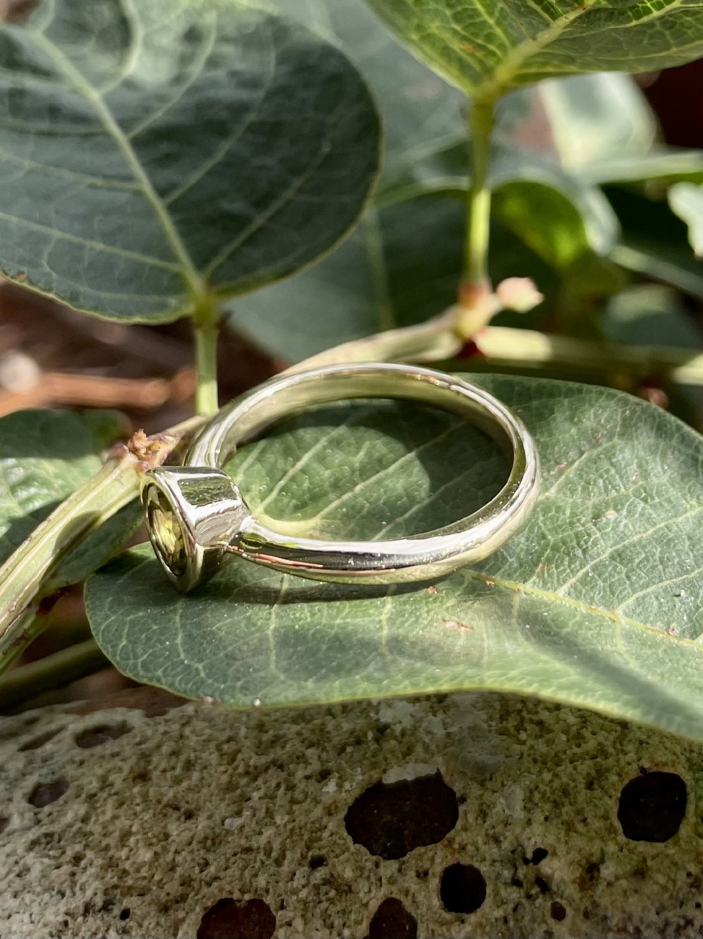 9ct Yellow Gold Peridot Ring