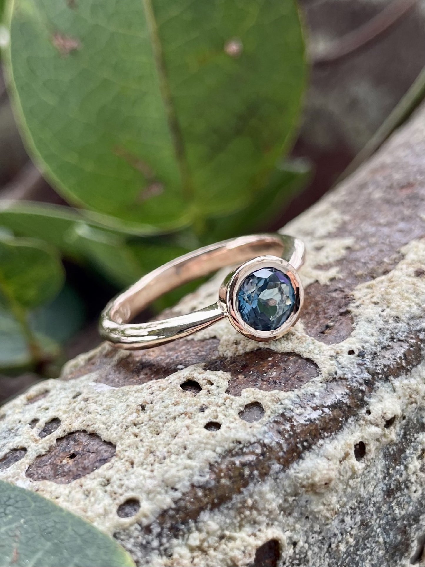 9ct Rose Gold London Blue Topaz Ring