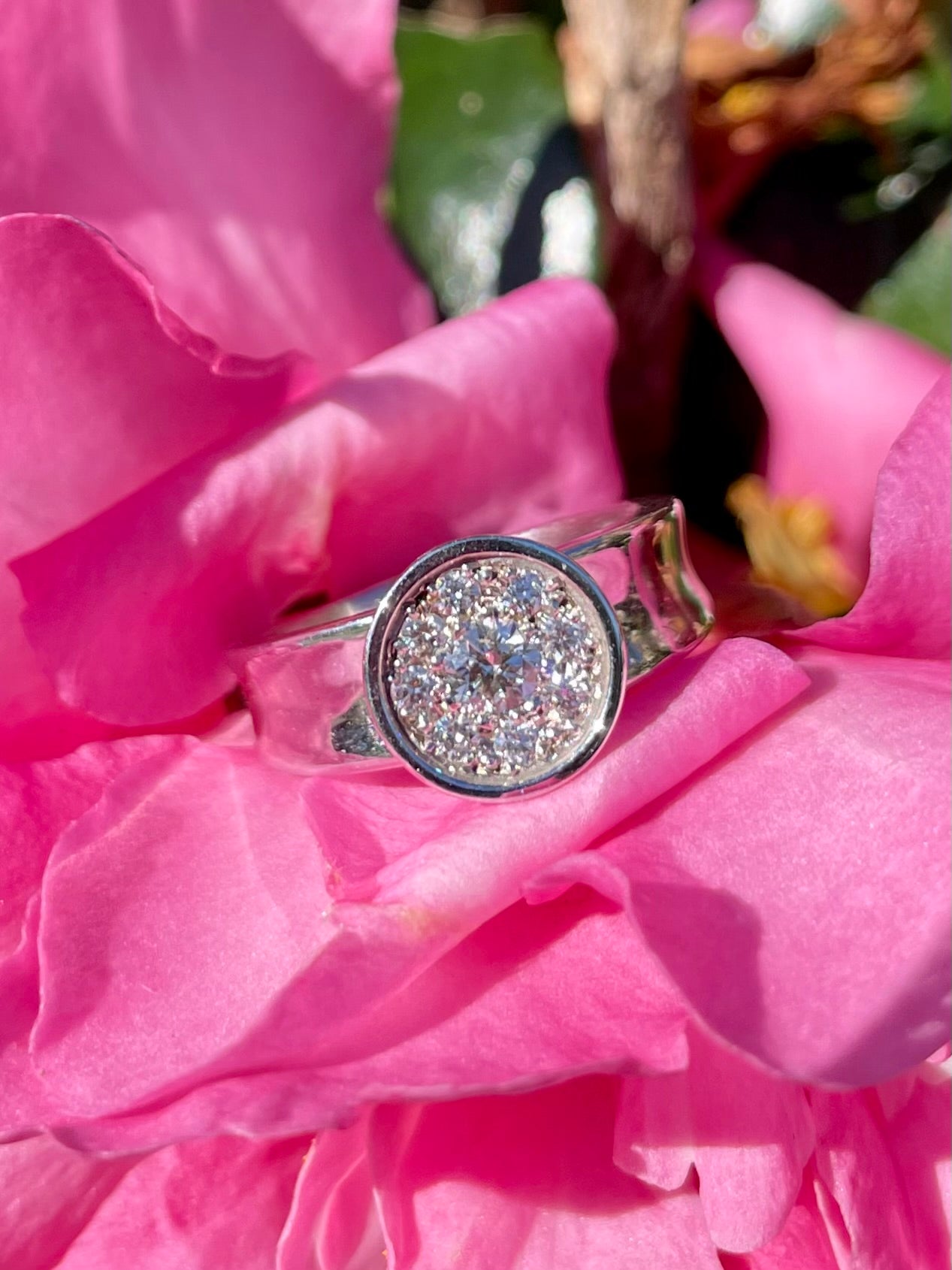 9ct White Gold Concave Diamond 'Halo' Ring