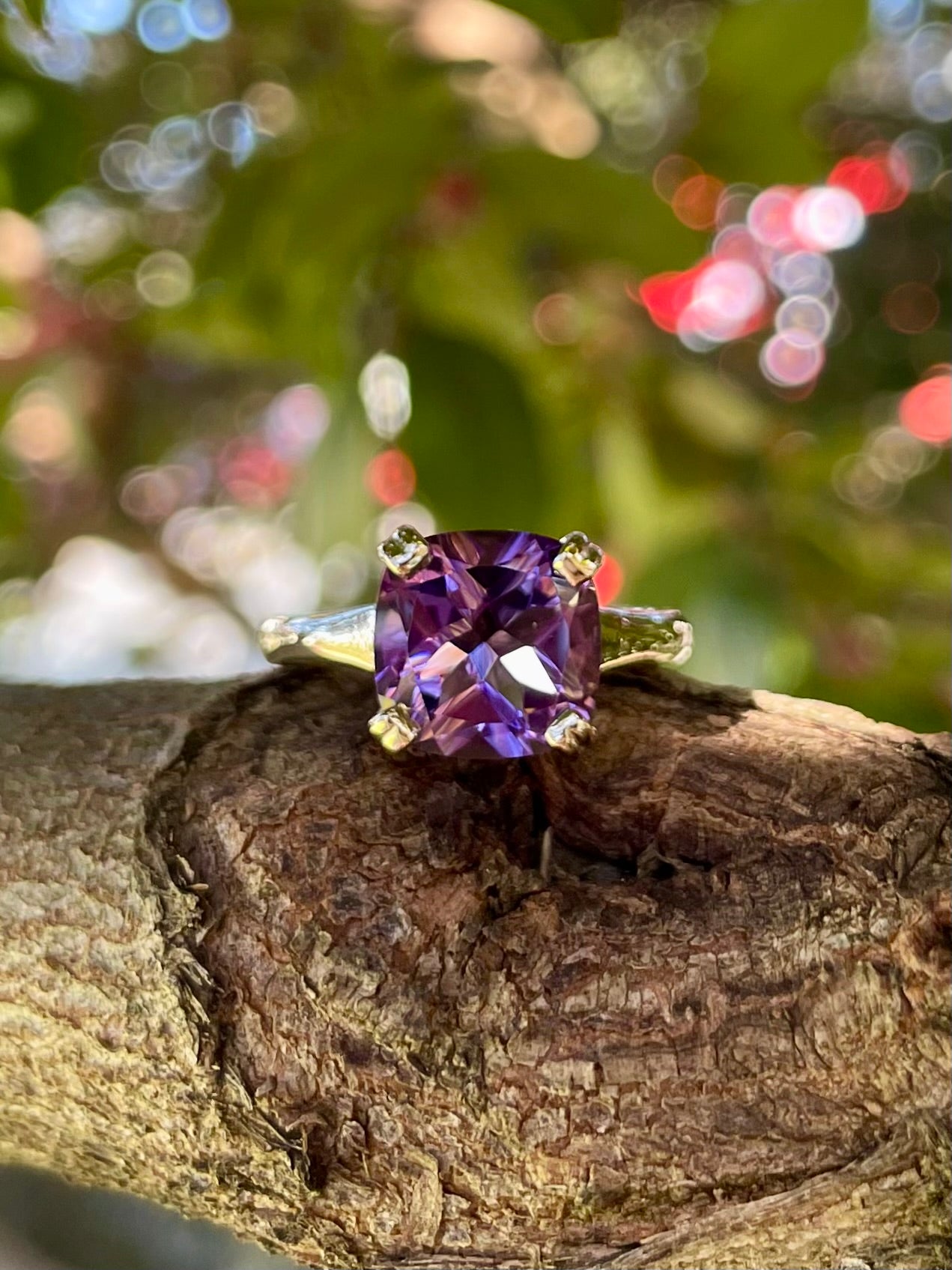 9ct Yellow Gold Double Claw-Set Amethyst Ring