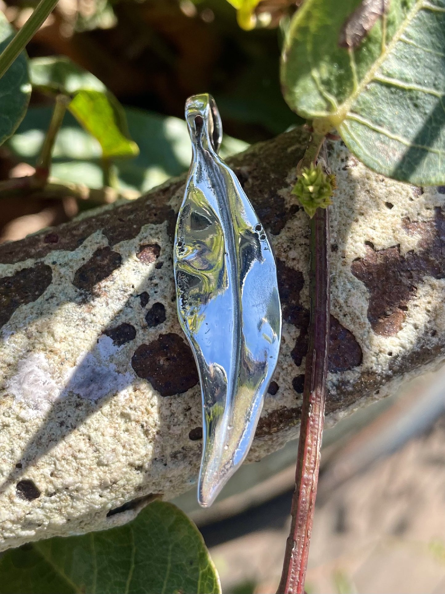 Sterling Silver Gumleaf Pendant (L6)