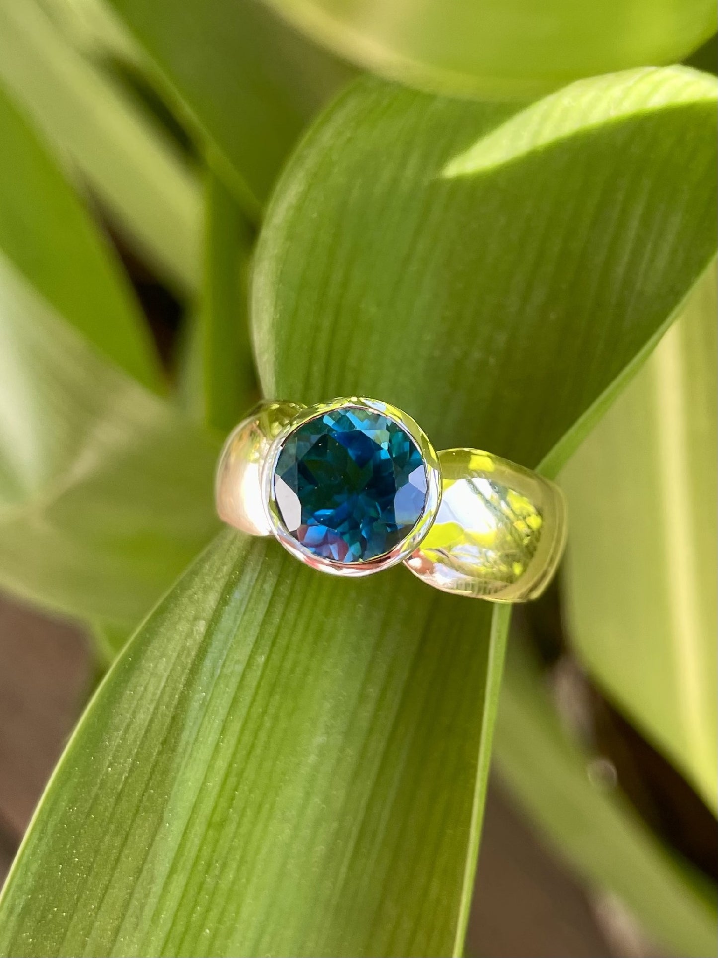 9ct Yellow & White Gold London Blue Topaz Ring