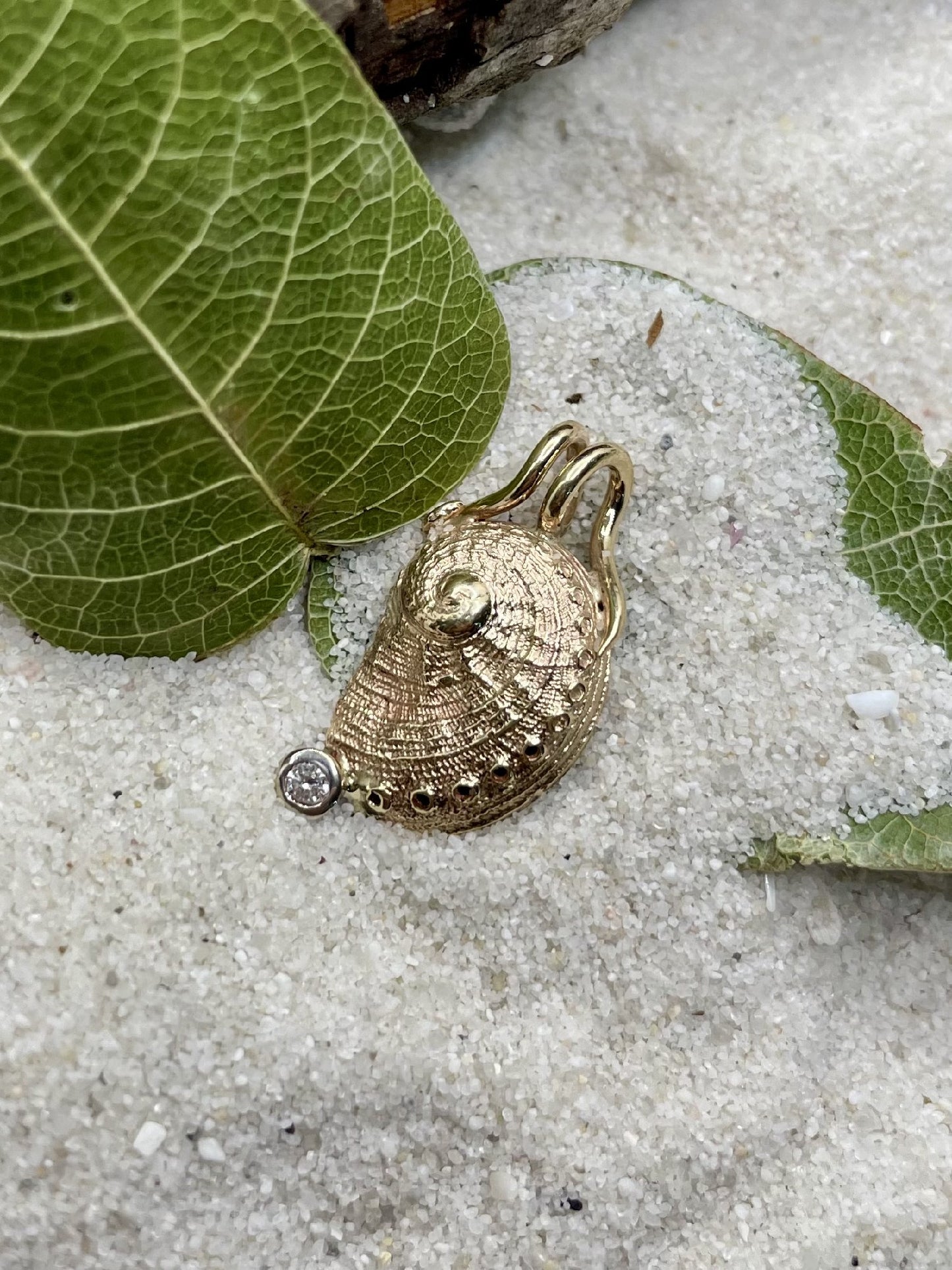 9ct Yellow Gold Diamond Abalone Shell Pendant