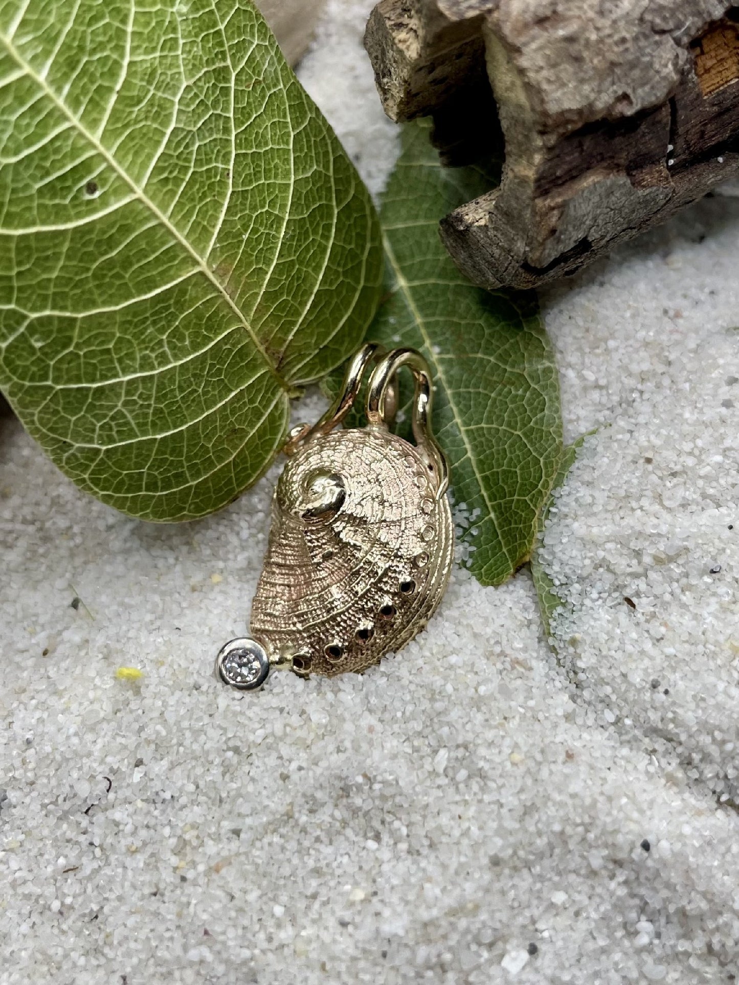 9ct Yellow Gold Diamond Abalone Shell Pendant