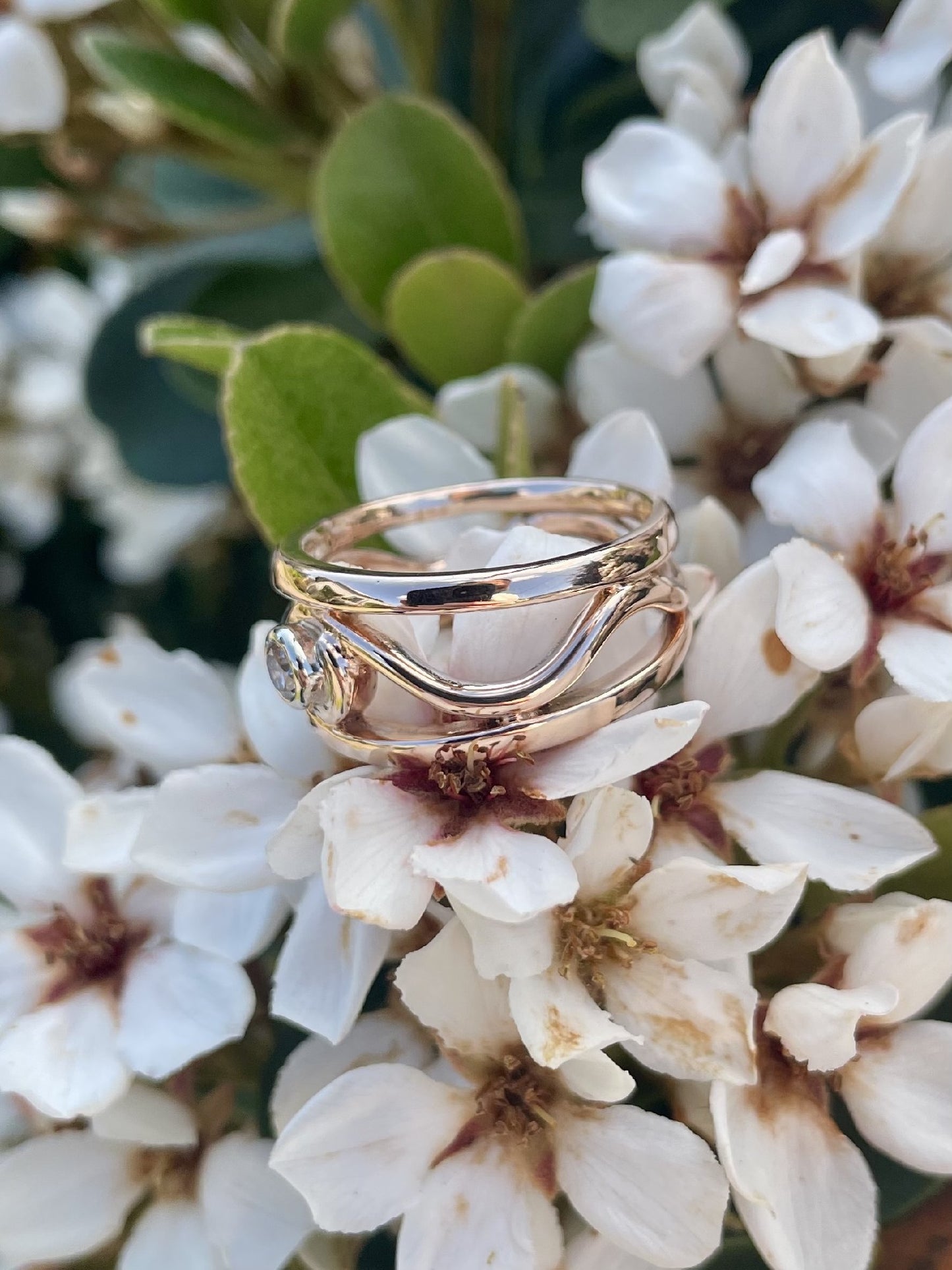 9ct Rose Gold Swirl Split Band Diamond Ring