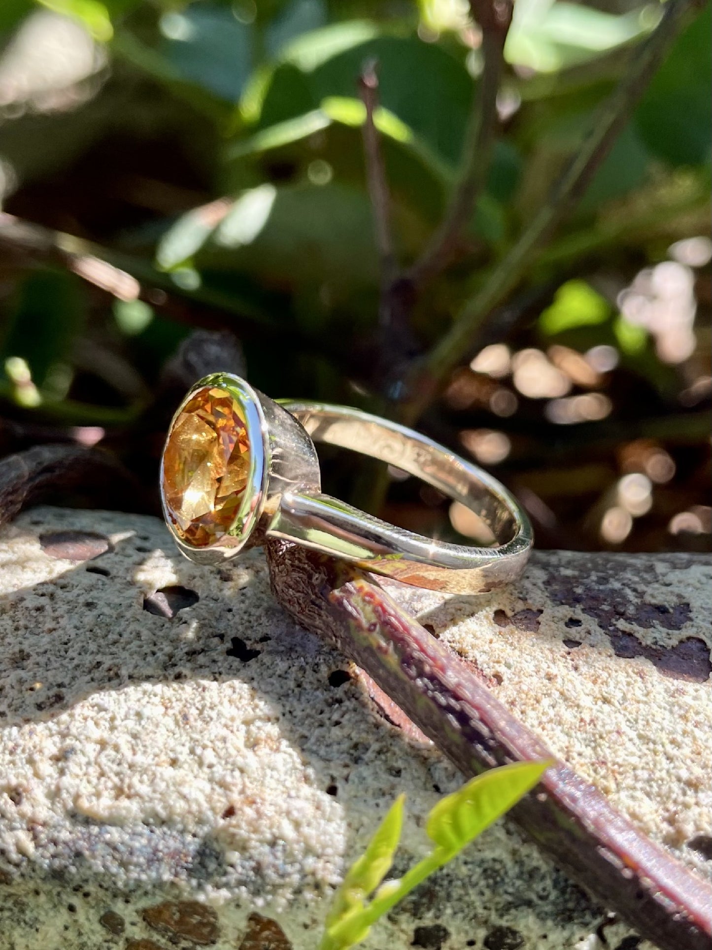 9ct Yellow Gold Single Bezel Citrine Ring