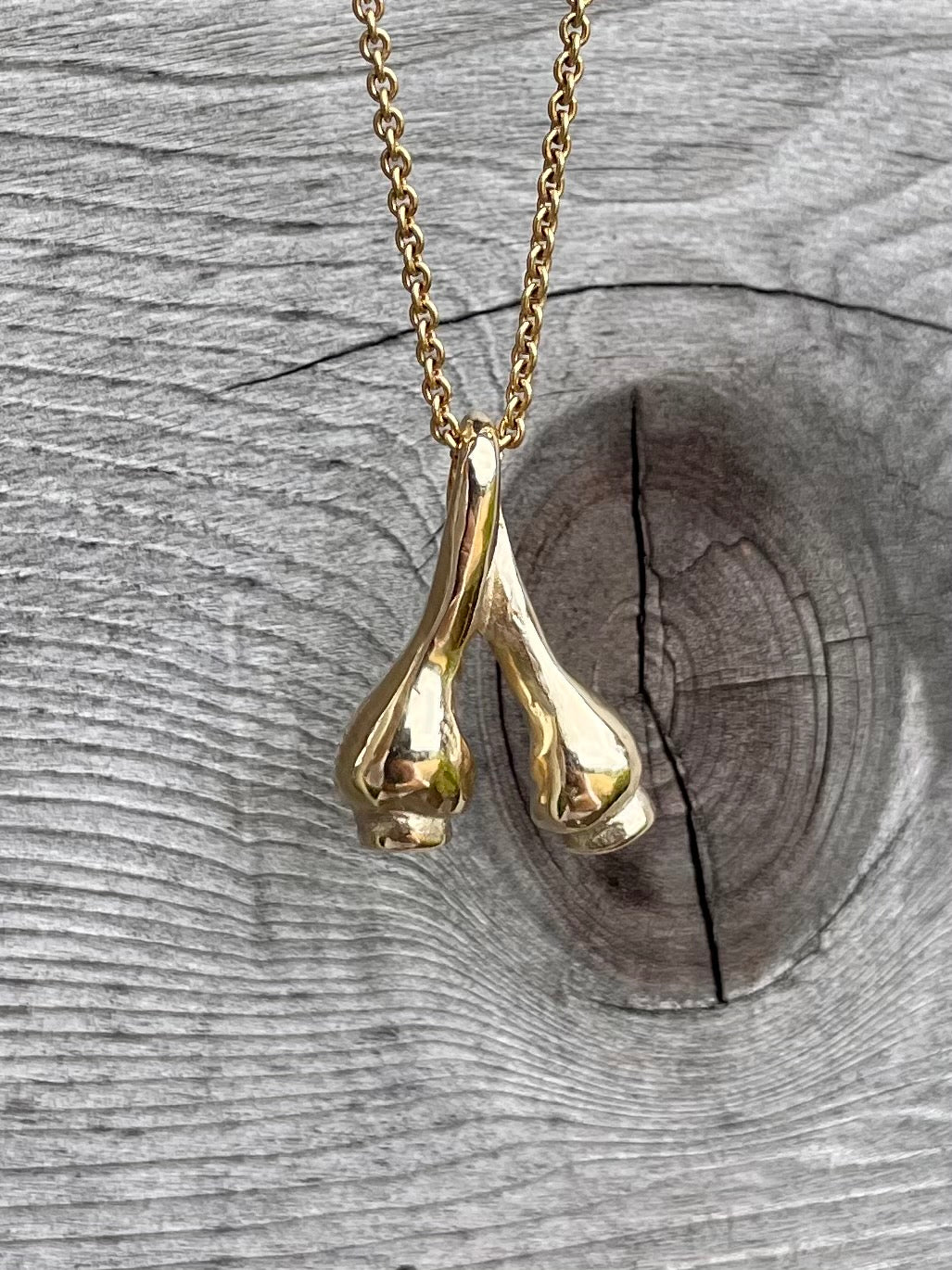 9ct rose gold double gumnut pendant