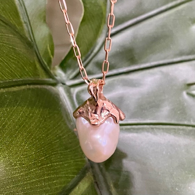 9RG Baroque Pearl Molten Style Pendant
