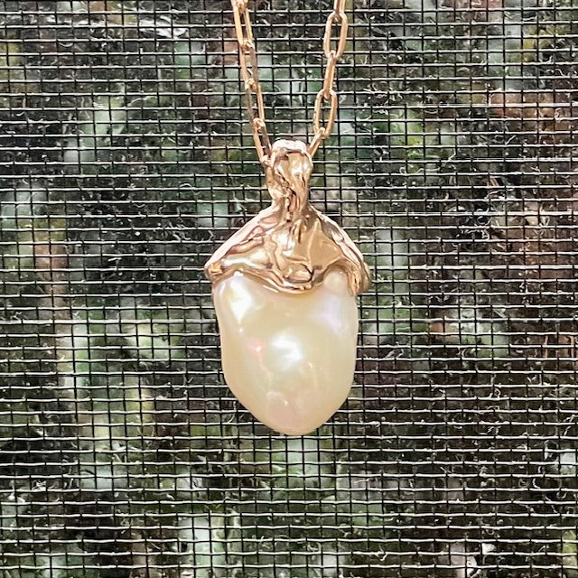 9RG Baroque Pearl Molten Style Pendant