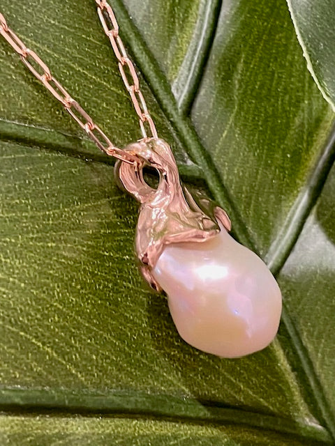 9RG Baroque Pearl Molten Style Pendant