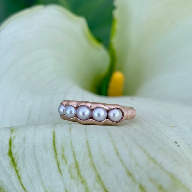 9ct Rose gold pearl 'pod' ring