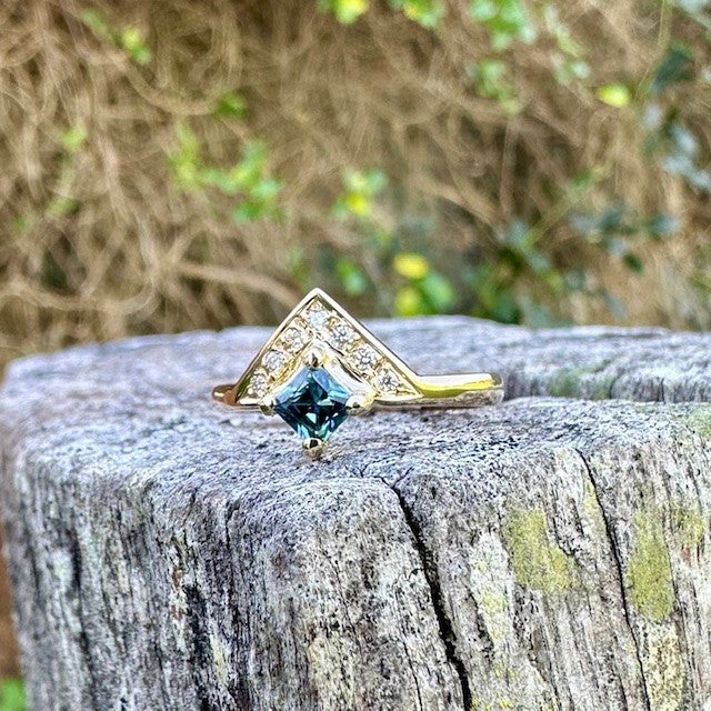 9ct Yellow gold Icy blue Sapphire and diamond ring