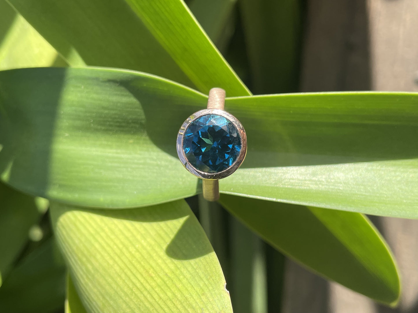 9ct Rose Gold London Blue Topaz ring