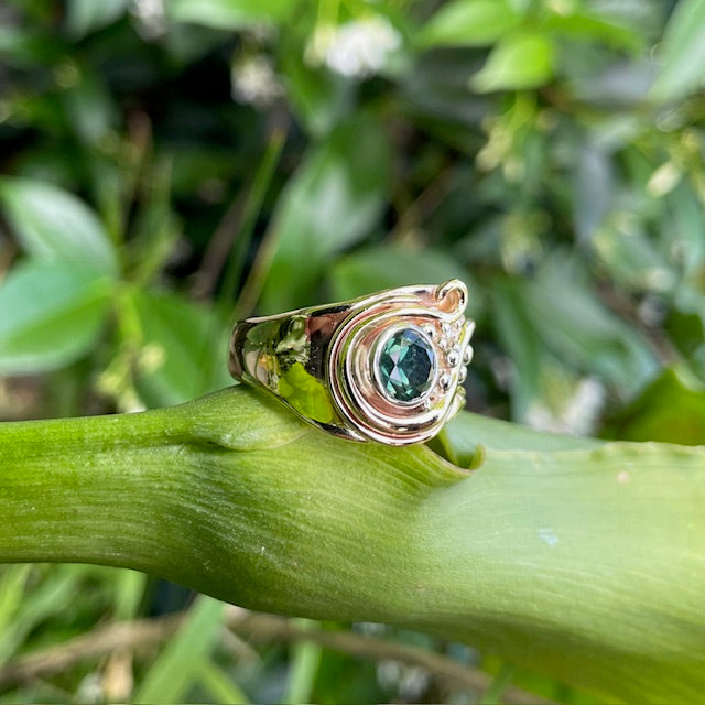 9ct Yellow and White gold Seafoam Greeen Sapphire ring