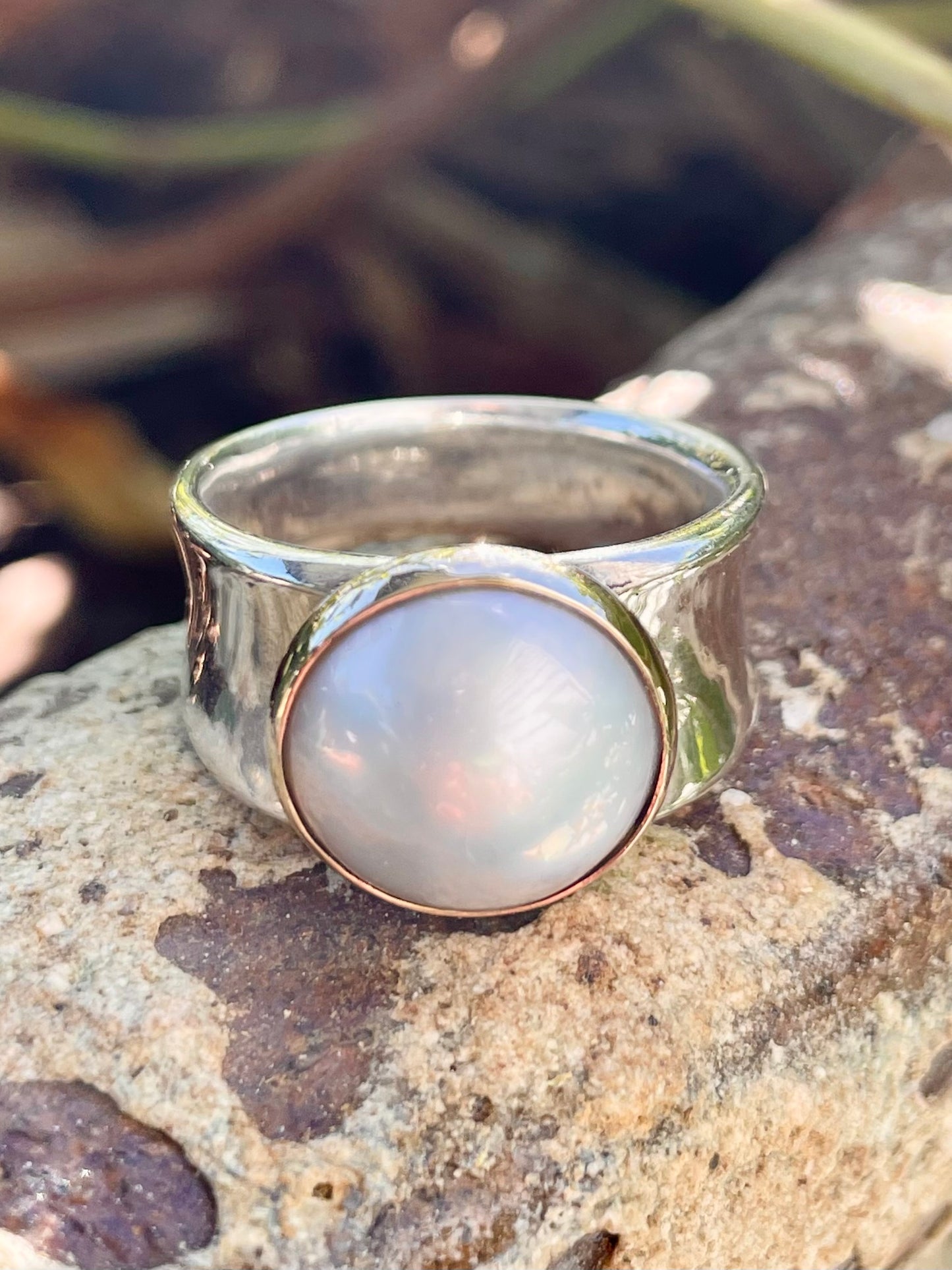 Sterling Silver & 9ct Yellow Gold Mabe Pearl Ring