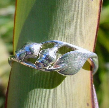 Sterling Silver Gumnut and leaf ring