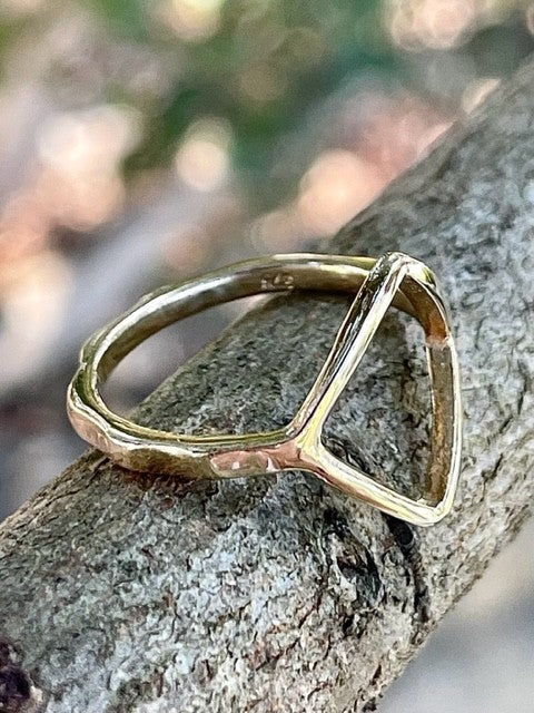 9ct Yellow gold diamond cut out ring