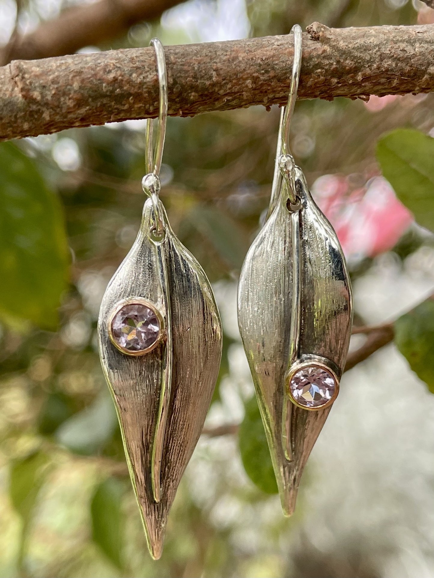 Large SS Gum-leaf Earrings with 9R Bezel-set Amethyst