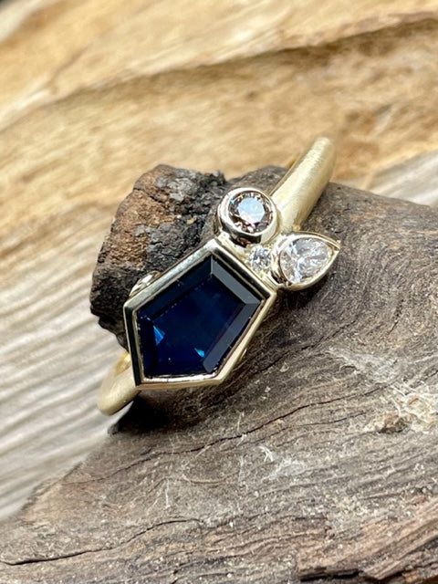 9Y Australian Sapphire and Diamond Ring