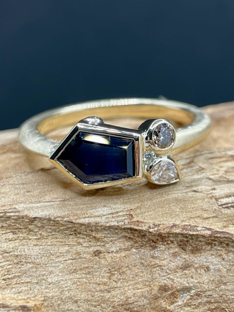 9Y Australian Sapphire and Diamond Ring