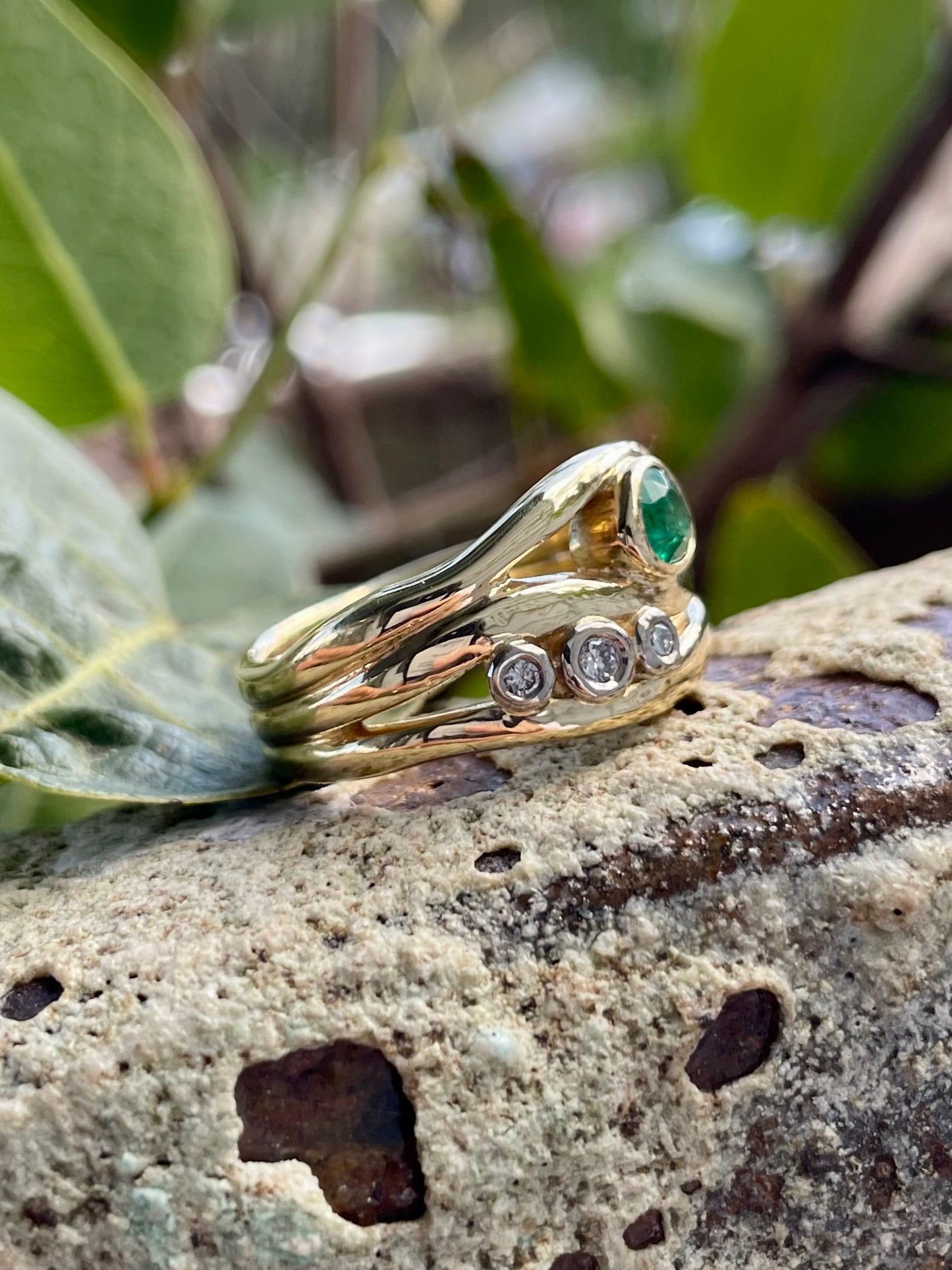 9ct Yellow/White Gold Emerald & Diamond Wave Ring