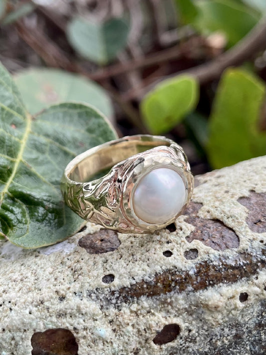 9Y Molten Pearl Signet Ring