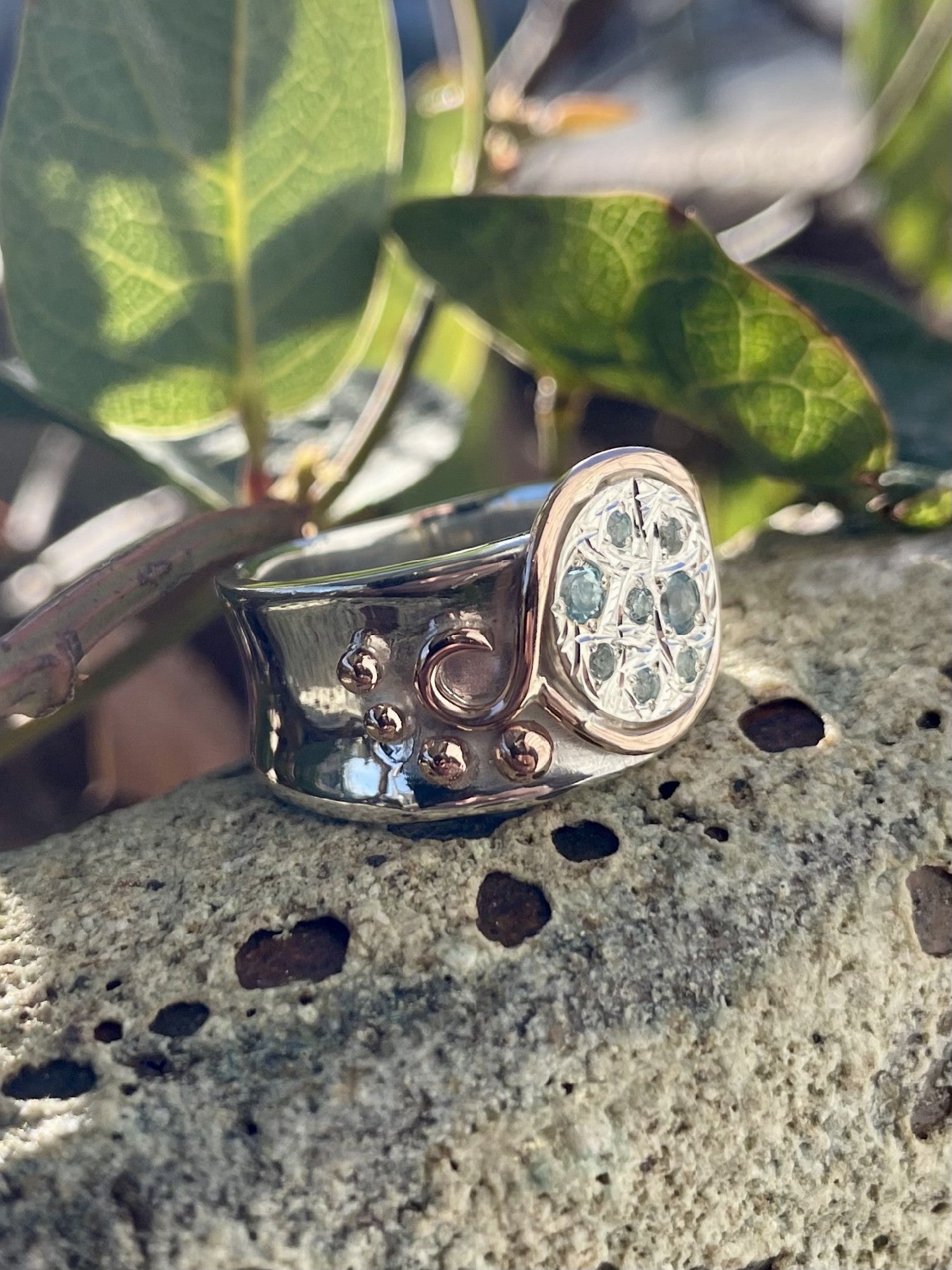 Sterling Silver & 9ct Rose Gold Engrave-set Blue Topaz Ring