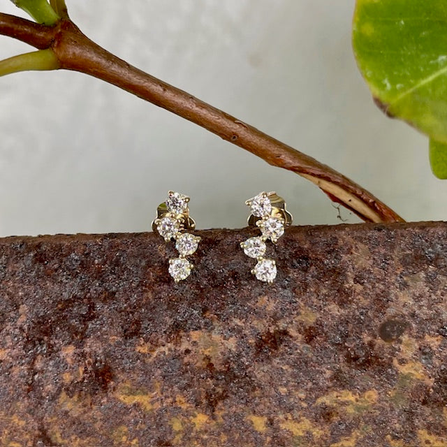 9ct Yellow Gold claw set Lab Grown Diamond Studs 