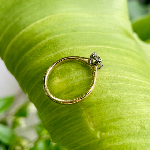 18ct Yellow and White gold solitare lab grown diamond ring 