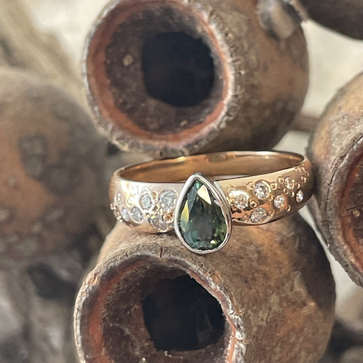 9ct Rose Gold Green Sapphire & Diamond Ring