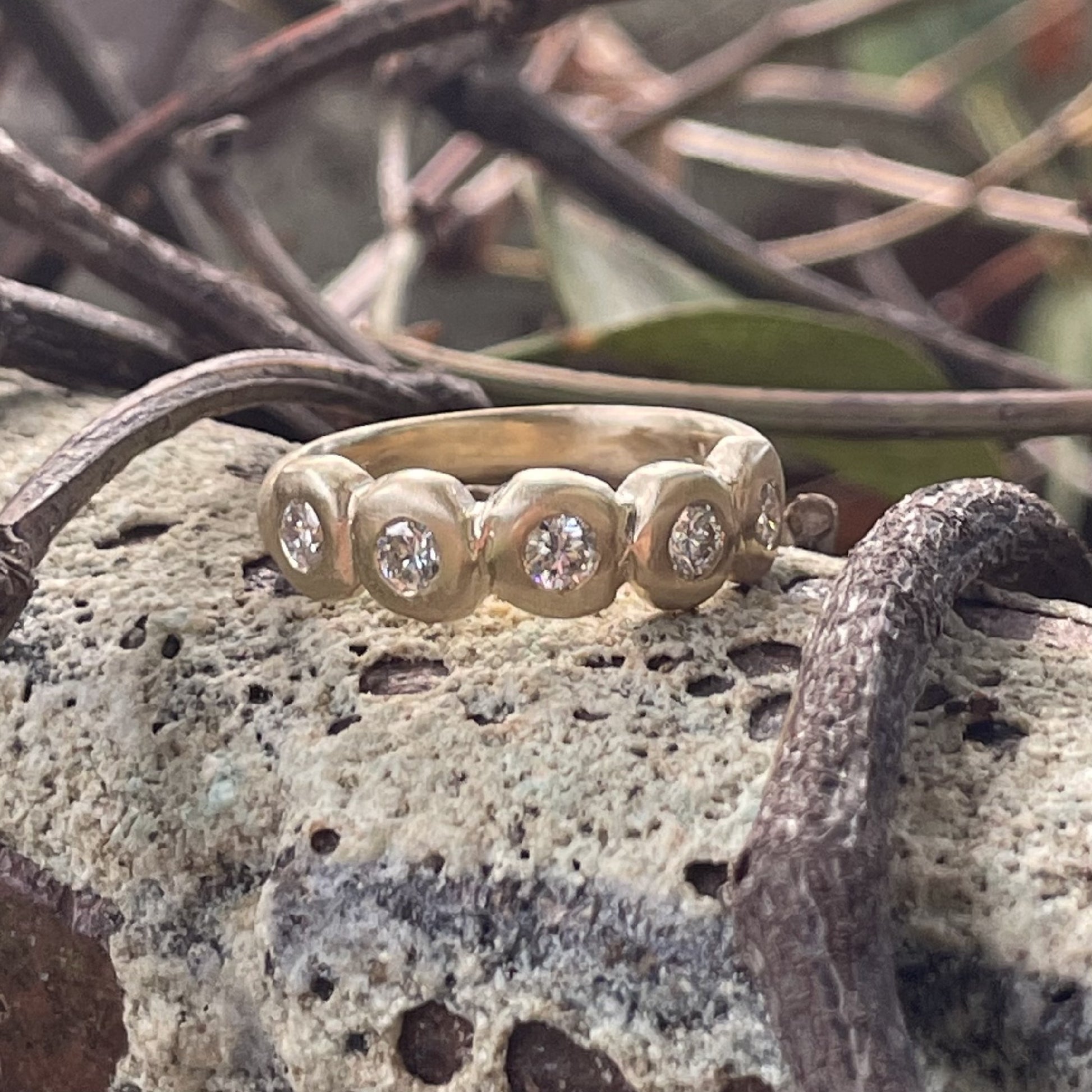 9ct Yellow Gold 3mm Diamond Pebble Ring
