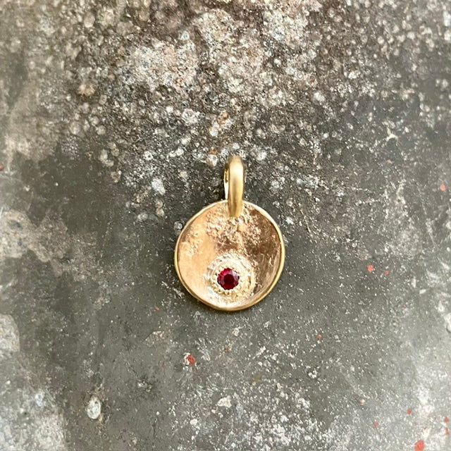 9ct Yellow gold, Ruby pendant