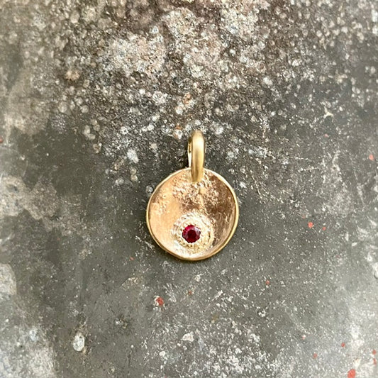 9ct Yellow gold, Ruby pendant