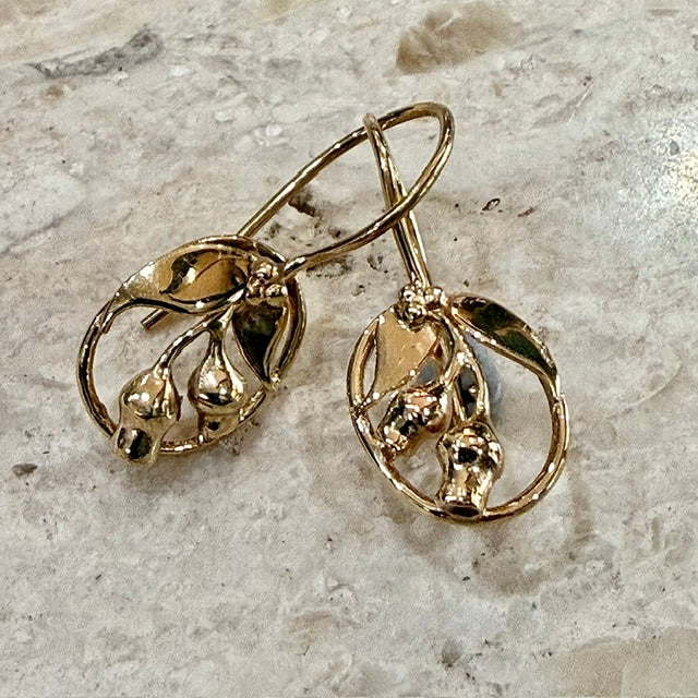 9ct Yellow Gold Gumnut & Leaf Drop Earring