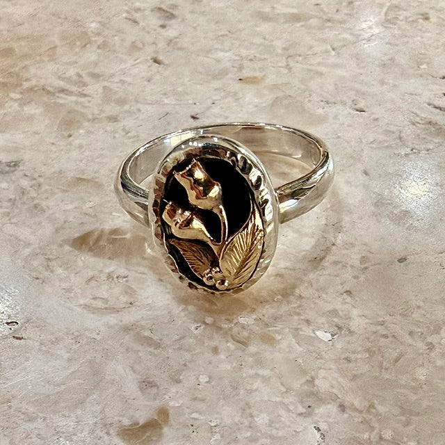 Sterling Silver Ring with 9ct Yellow Gold Gumnut & Leaf in oval top