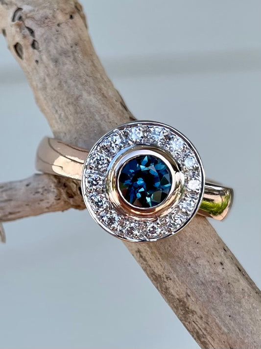 9ct Rose & White Gold ‘Halo’ style Sapphire & Diamond Ring