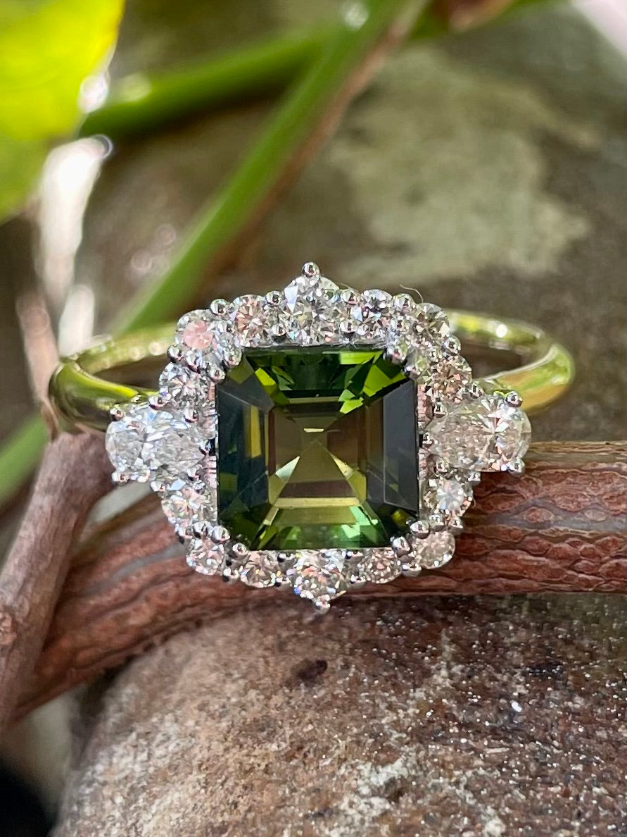 9YW Green Tourmaline/Dia TDW 0.590ct Ring